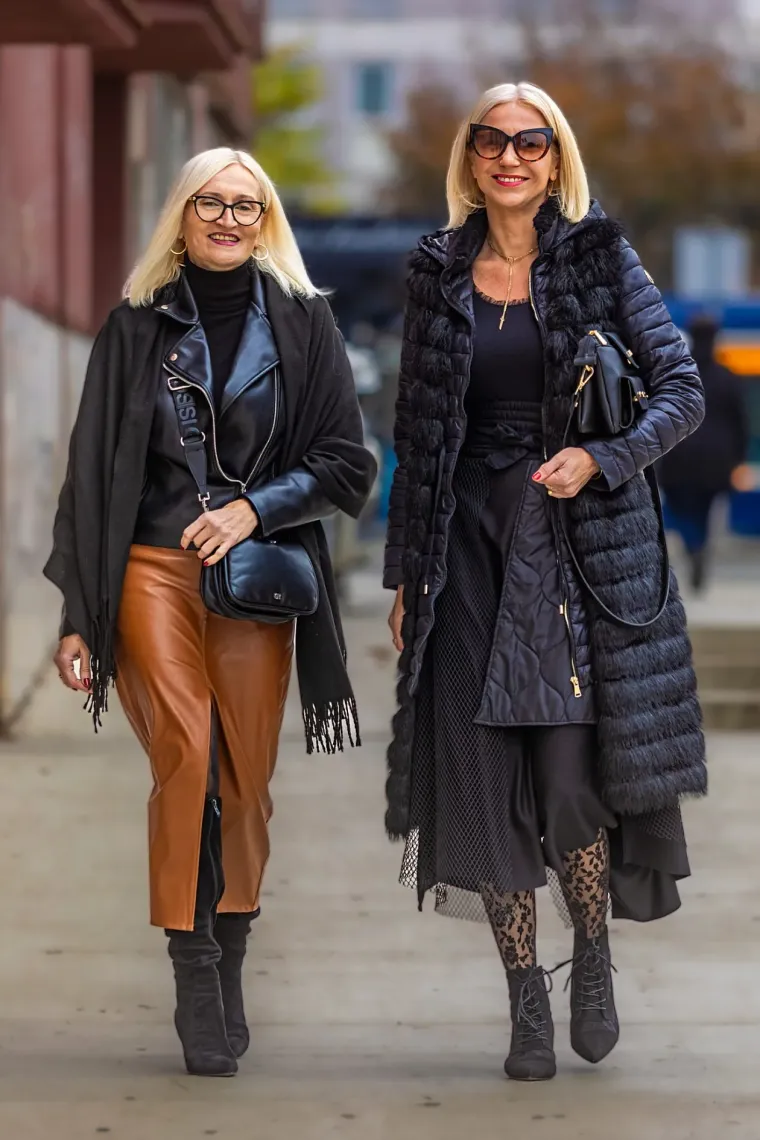 Čizmice na petu i noge do poda: Zgodne plavuše privukle sve poglede, a jasno je i zašto