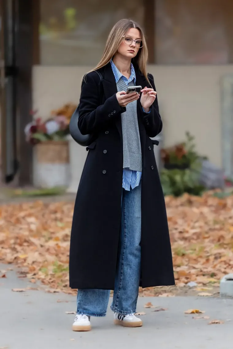 Čizmice na petu i noge do poda: Zgodne plavuše privukle sve poglede, a jasno je i zašto