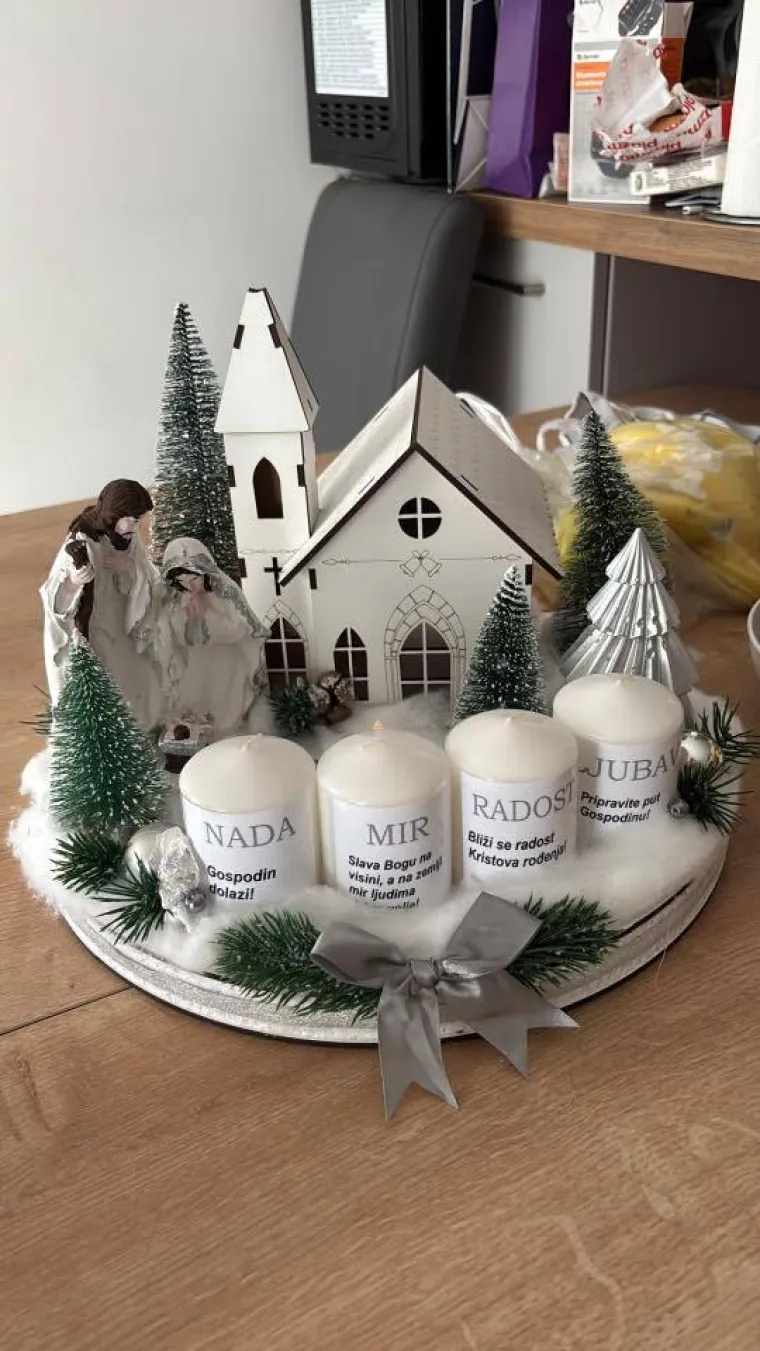 Blagdanska čarolija je počela: Izdvojili smo 40 va&scaron;ih prekrasnih adventskih vijenaca