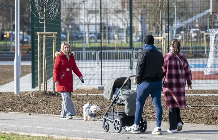 Brineta osmjehom razoružala prolaznike: Nije joj bilo konkurencije