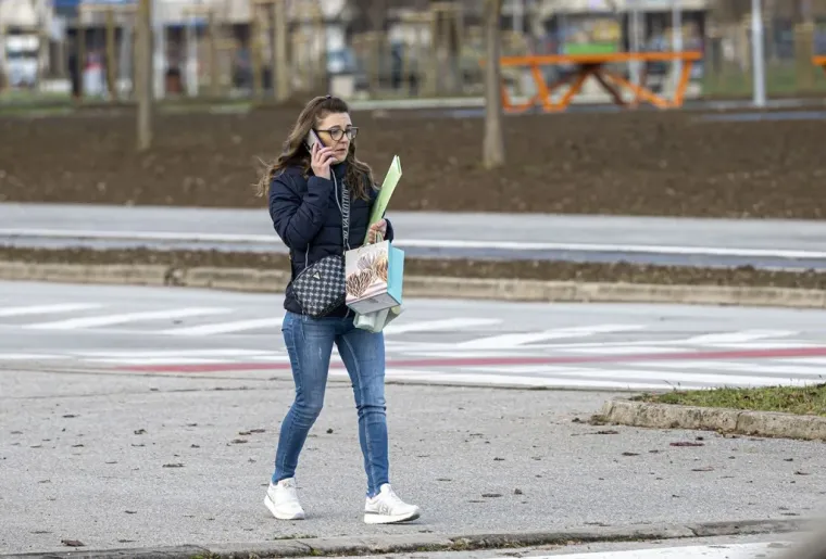 Brineta osmjehom razoružala prolaznike: Nije joj bilo konkurencije