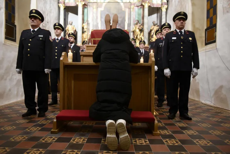 Relikvije Alojzija Stepinca stigle u crkvu Presvetoga Trojstva