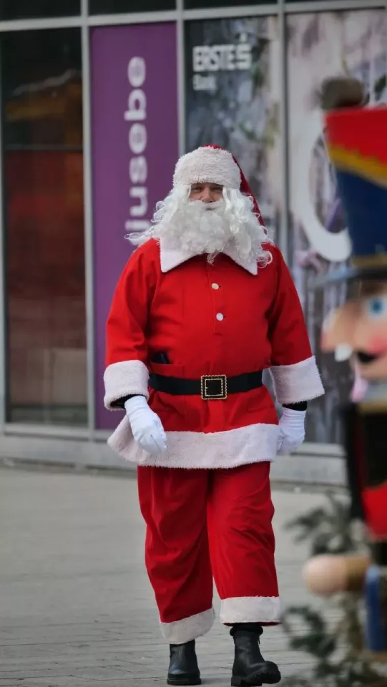 Veseli Djed Božićnjak postao zvijezda subotnje špice u Čakovcu