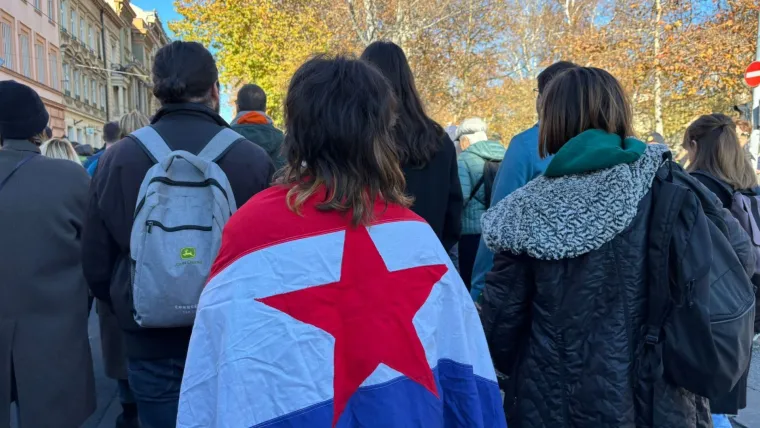 Pogledajte prizore s antifa&scaron;ističkih mar&scaron;eva: Tisuće u srcu Zagreba, krcata je i Rijeka