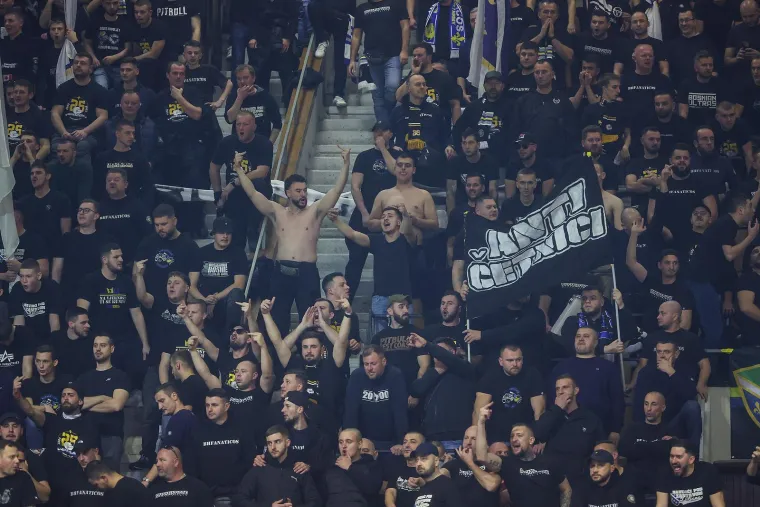 Kaos u Sarajevu! Srbi doživjeli pakao, poruka i za Vučića: 'Nitko te nikad mrziti neće, k'o &scaron;to te mrzim ja'