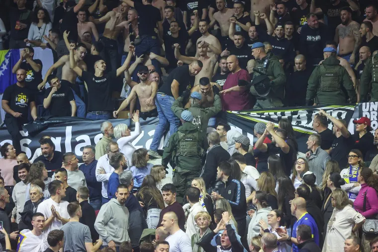 Kaos u Sarajevu! Srbi doživjeli pakao, poruka i za Vučića: 'Nitko te nikad mrziti neće, k'o &scaron;to te mrzim ja'