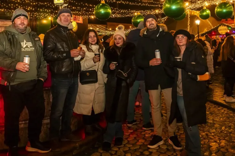 Osječki Advent dobio neočekivane zvijezde: Tri legice u bundama postale glavna atrakcija