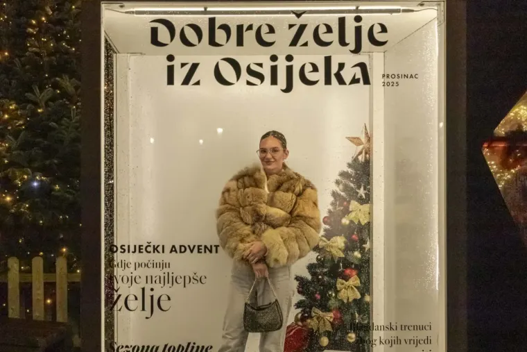 Osječki Advent dobio neočekivane zvijezde: Tri legice u bundama postale glavna atrakcija