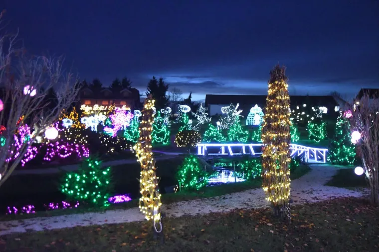 Svjetlosni spektakl ostavlja bez daha: Božićna bajka s rekordnih 5,6 milijuna lampica