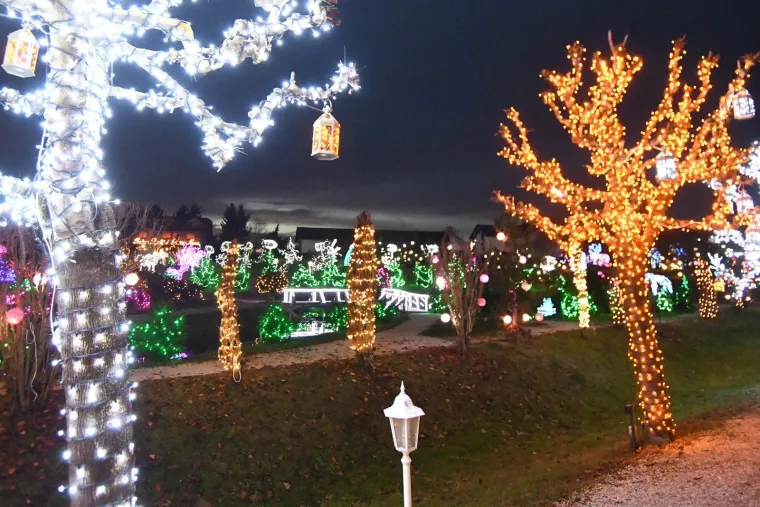 Svjetlosni spektakl ostavlja bez daha: Božićna bajka s rekordnih 5,6 milijuna lampica