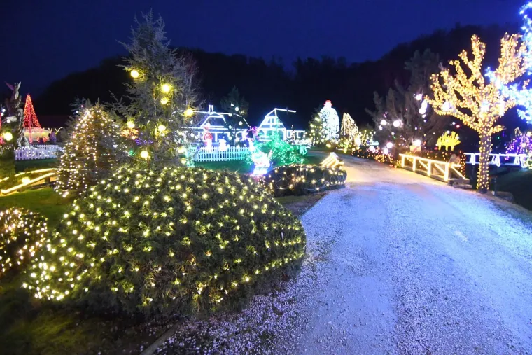 Svjetlosni spektakl ostavlja bez daha: Božićna bajka s rekordnih 5,6 milijuna lampica