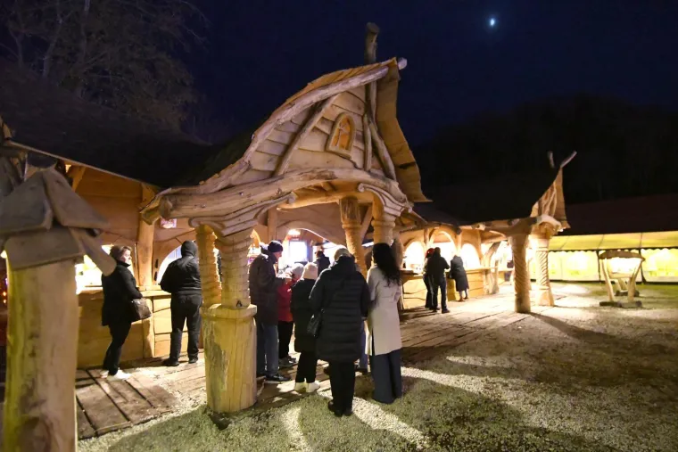 Svjetlosni spektakl ostavlja bez daha: Božićna bajka s rekordnih 5,6 milijuna lampica