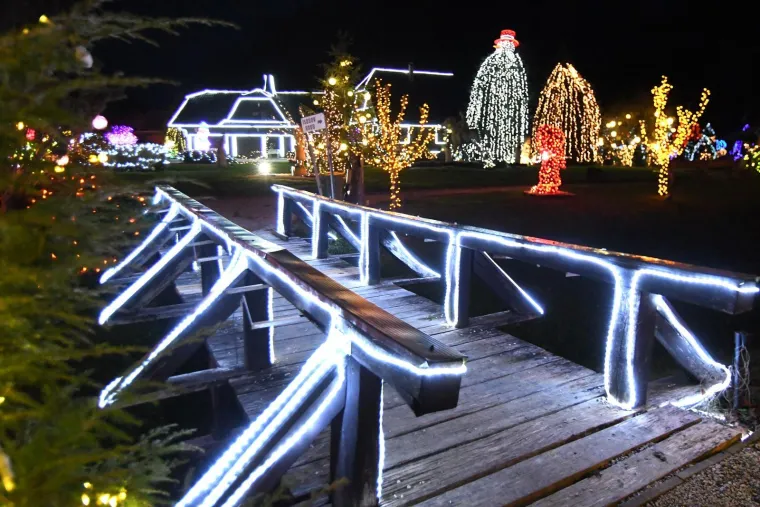 Svjetlosni spektakl ostavlja bez daha: Božićna bajka s rekordnih 5,6 milijuna lampica