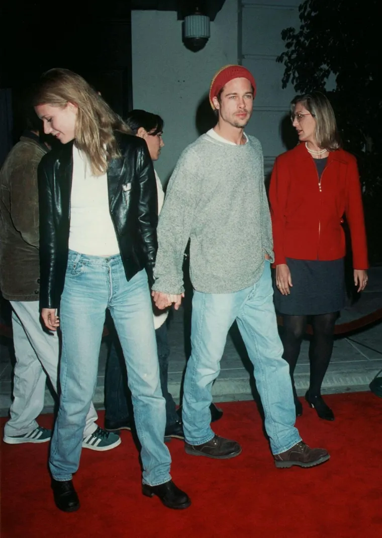 Prepoznajete li ju? Slavnu glumicu uhvatile kamere s novim dečkom