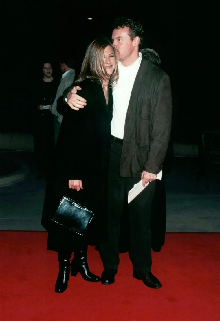 Prepoznajete li ju? Slavnu glumicu uhvatile kamere s novim dečkom