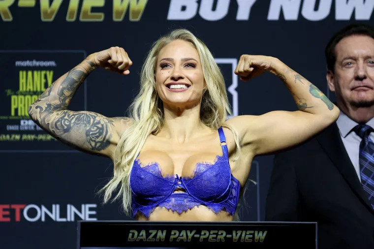 'Nosim donje rublje, imam ogromne grudi i naravno da ću ih pokazati. Radit ću što želim'