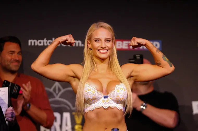 'Nosim donje rublje, imam ogromne grudi i naravno da ću ih pokazati. Radit ću što želim'