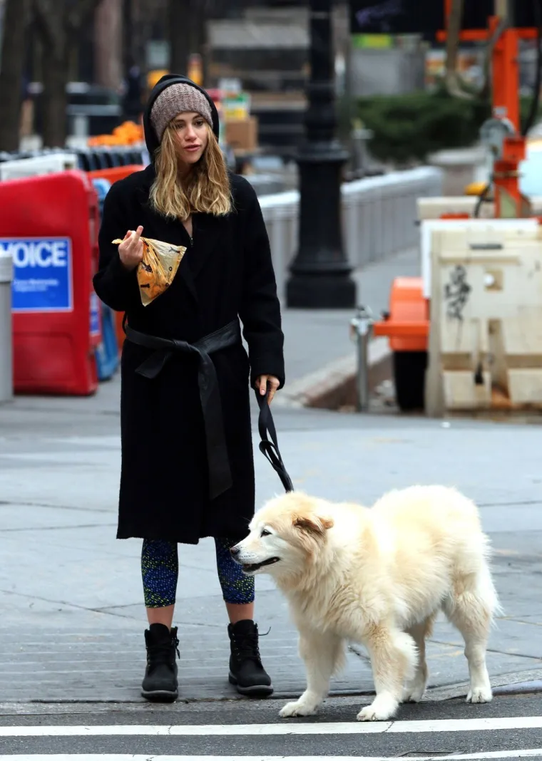 Znate li tko je ova ljepotica? Žena je megapopularnog glumca, a imaju i dijete zajedno