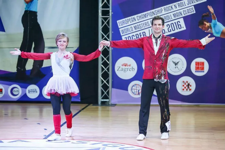 Odrastale u strogoj privatnosti: Tajnovite kćeri Vladimira Putina nevjerojatno nalikuju ocu