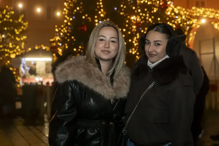 Legice pro&scaron;etale hit sezone: Svi pogledi su bili upereni u zgodne crnke u osječkoj Tvrđi