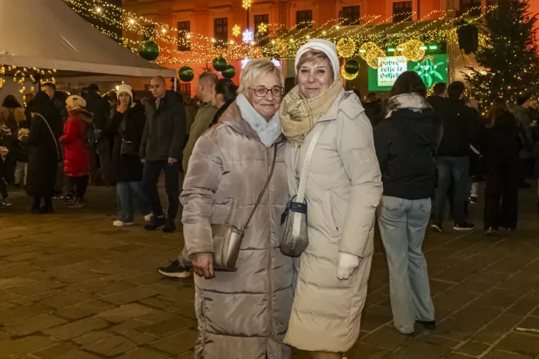 Legice pro&scaron;etale hit sezone: Svi pogledi su bili upereni u zgodne crnke u osječkoj Tvrđi