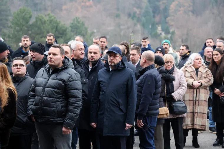 Od Sanjina Španovića oprostili se predsjednik Milanović, brojni političari te kolege i suborci