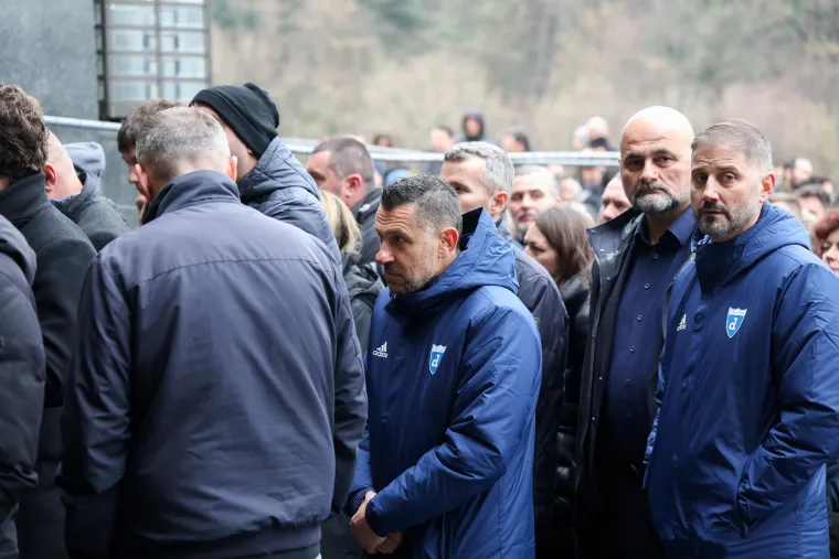 Od Sanjina Španovića oprostili se predsjednik Milanović, brojni političari te kolege i suborci