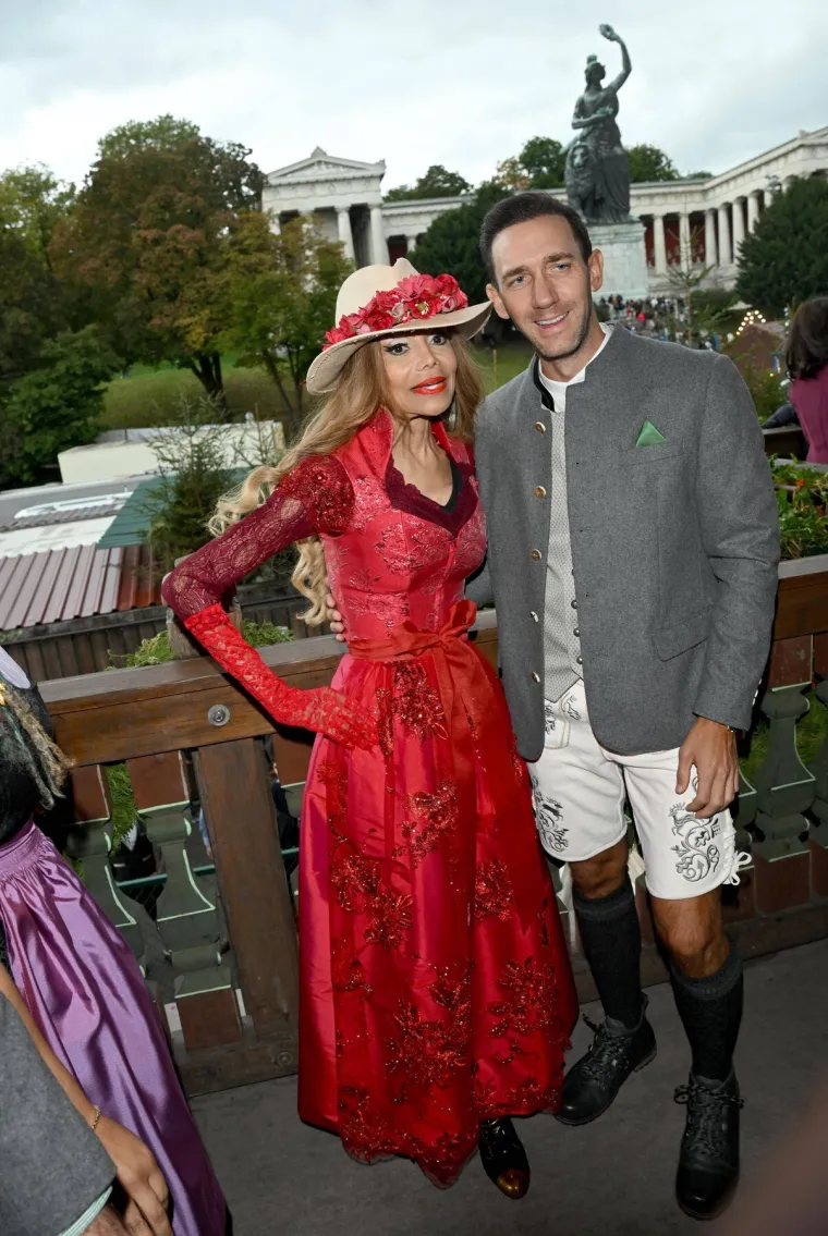 'Ona vi&scaron;e ne liči na sebe', fanovi su u &scaron;oku: Znate li o kome je riječ? Evo kako se mijenjala kroz godine