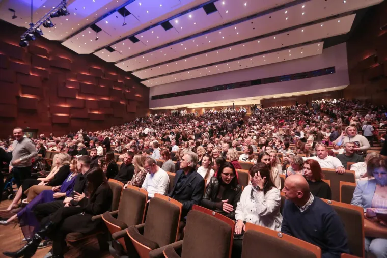 Brojni poznati podržali Danijelu u Lisinskom: Jedna žena postala apsolutna zvijezda večeri