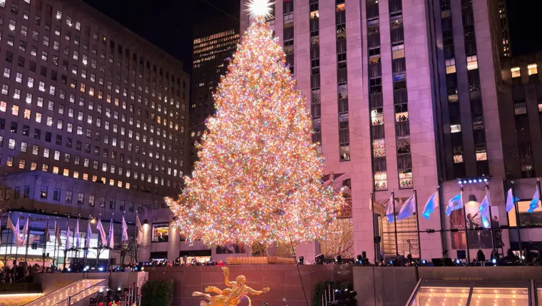 Ispred ovog božićnog drvca Kevin je prije 33 godine zaželio želju: Evo kako je danas ukrašeno