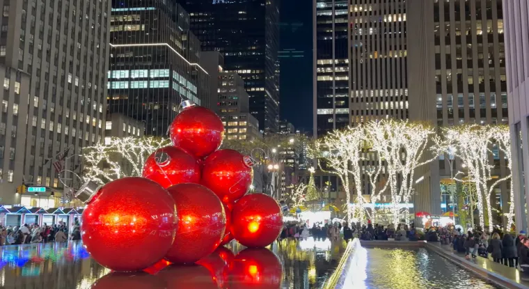 Ispred ovog božićnog drvca Kevin je prije 33 godine zaželio želju: Evo kako je danas ukrašeno