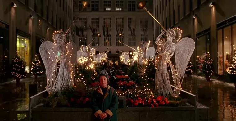 Ispred ovog božićnog drvca Kevin je prije 33 godine zaželio želju: Evo kako je danas ukrašeno