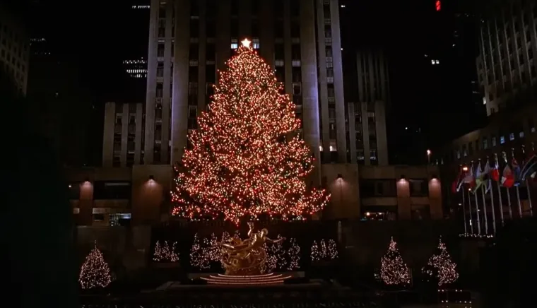 Ispred ovog božićnog drvca Kevin je prije 33 godine zaželio želju: Evo kako je danas ukrašeno