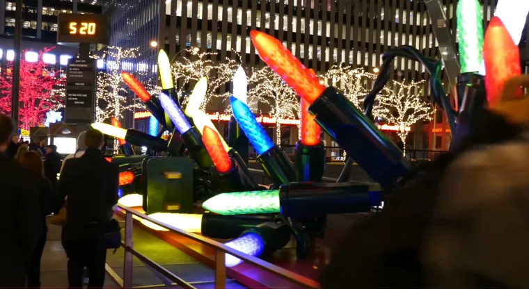 Ispred ovog božićnog drvca Kevin je prije 33 godine zaželio želju: Evo kako je danas ukra&scaron;eno