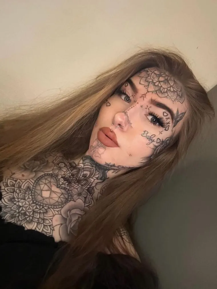 Na svoj izgled potrošila je čitavo bogatstvo: Obitelj je dovela do ludila, ali ne želi stati