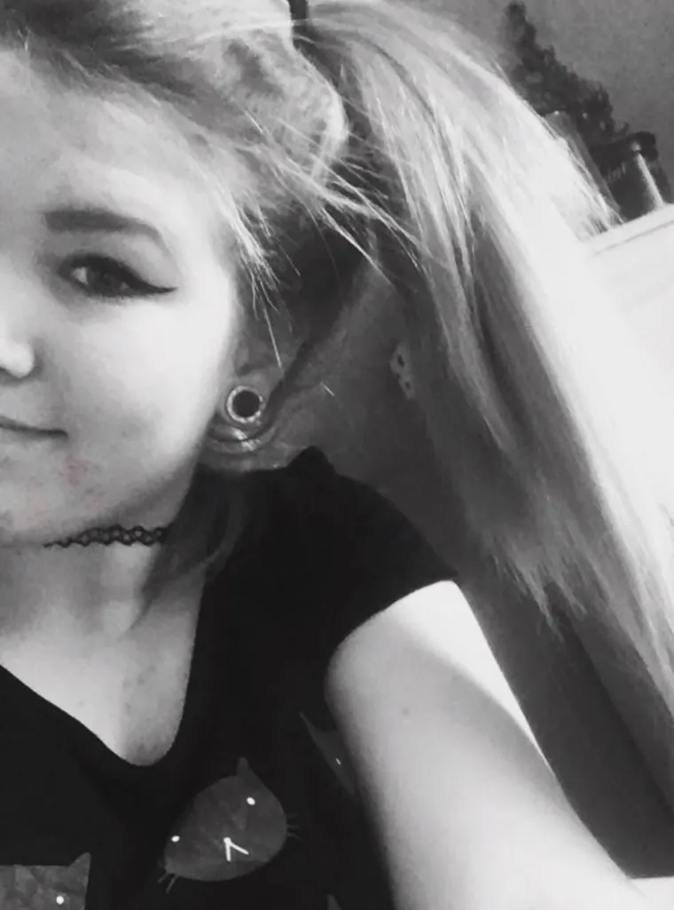 Na svoj izgled potrošila je čitavo bogatstvo: Obitelj je dovela do ludila, ali ne želi stati