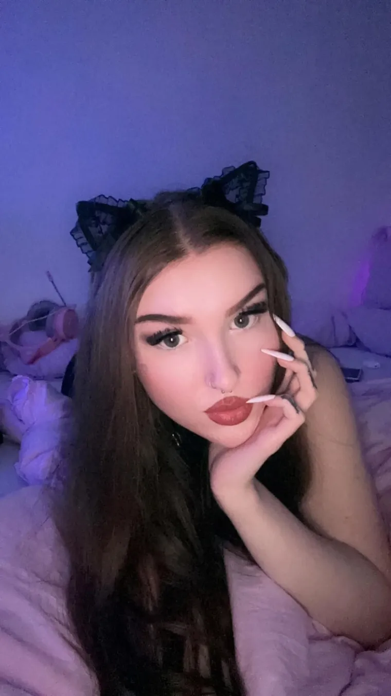 Na svoj izgled potrošila je čitavo bogatstvo: Obitelj je dovela do ludila, ali ne želi stati