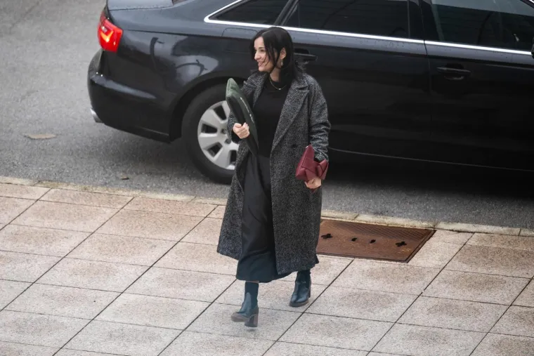 Od bundice na gradili&scaron;tu do kožnjaka: Ovo su najbolja modna izdanja ministrice Vučković