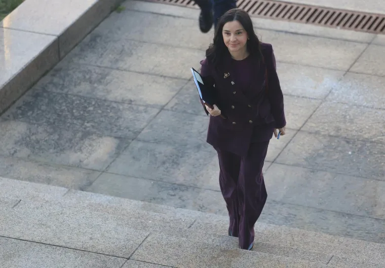 Od bundice na gradilištu do kožnjaka: Ovo su najbolja modna izdanja ministrice Vučković