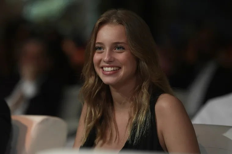 Kraljica paddocka: Zanosna plavuša zavladala Formulom 1 i zavela Landa Norrisa