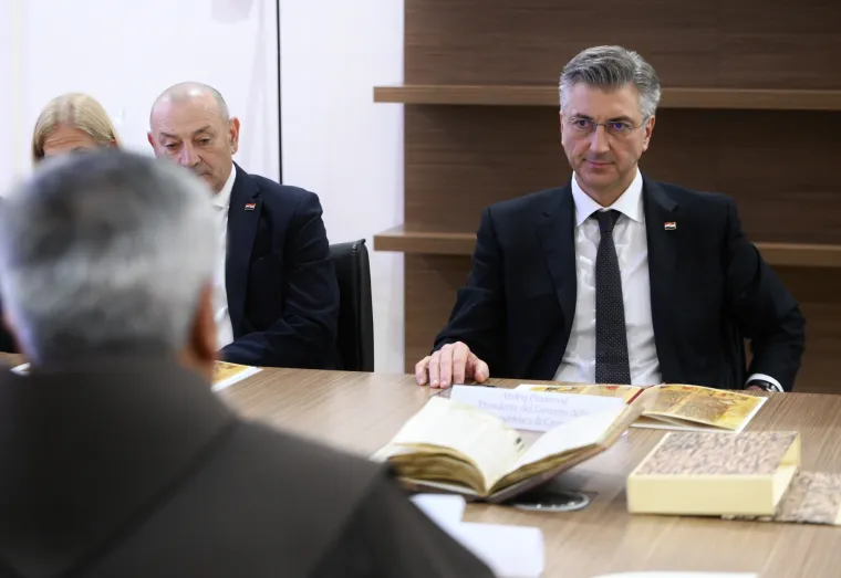 Pogledajte &scaron;to su sve Plenković i ministri radili u Vatikanu: 'Pozvat ćemo papu Lava u Hrvatsku'
