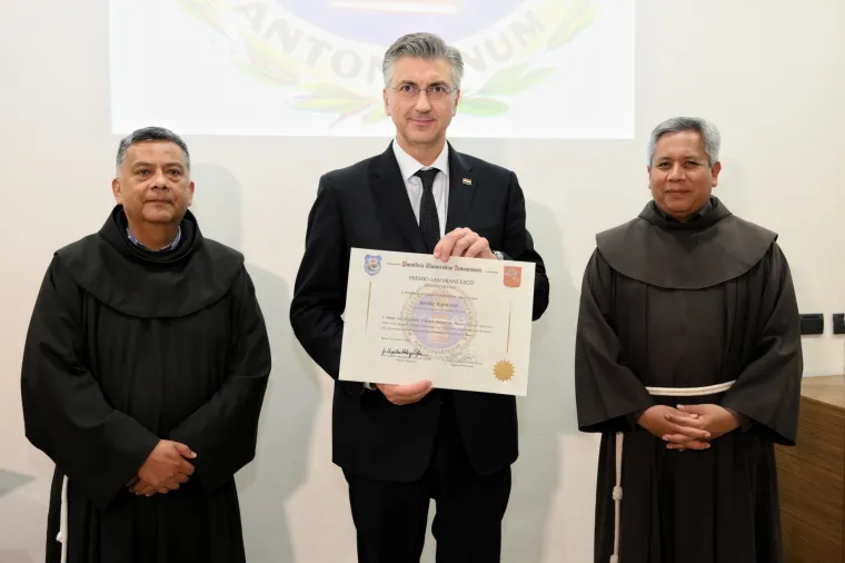 Pogledajte &scaron;to su sve Plenković i ministri radili u Vatikanu: 'Pozvat ćemo papu Lava u Hrvatsku'