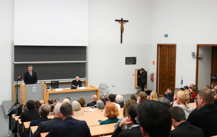 Pogledajte &scaron;to su sve Plenković i ministri radili u Vatikanu: 'Pozvat ćemo papu Lava u Hrvatsku'