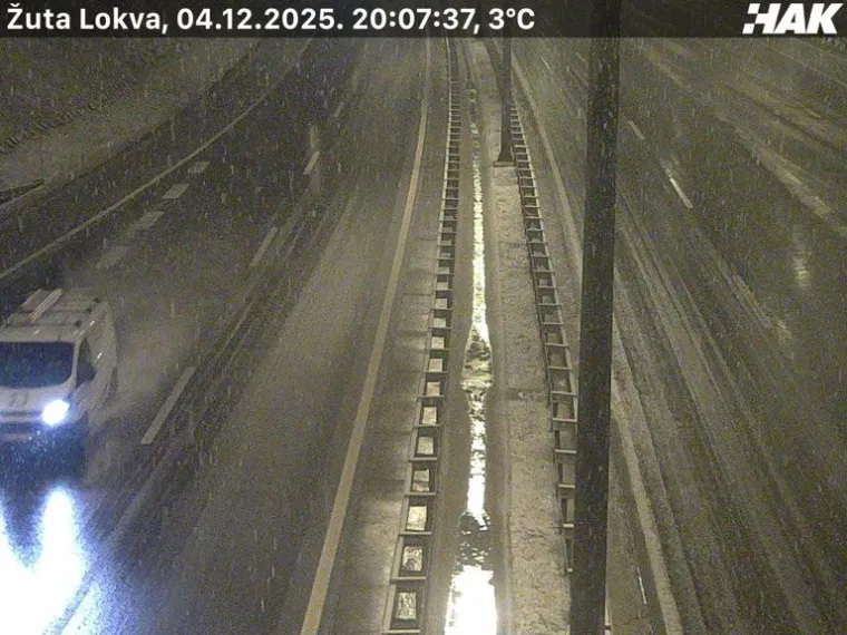 Snijeg zameo autocestu A1: HAK izdao upozorenje vozačima