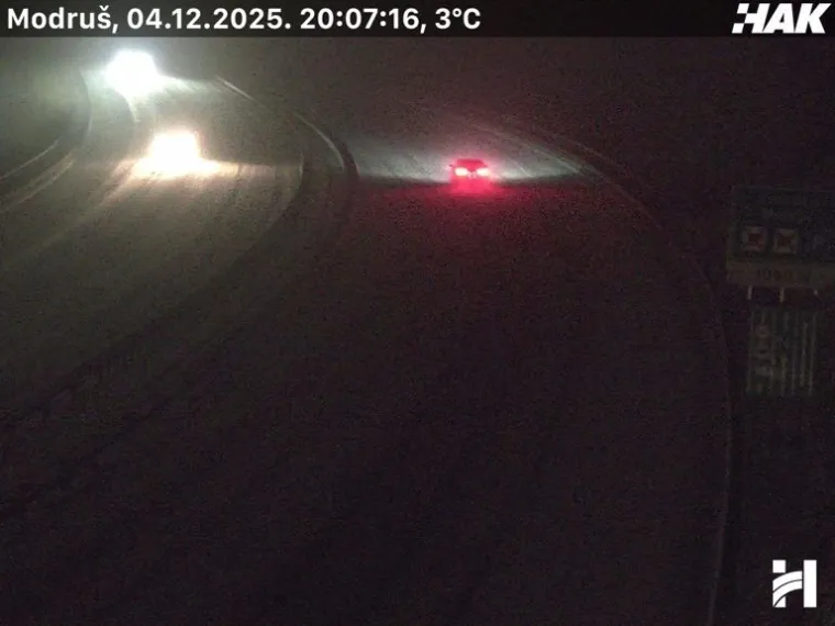 Snijeg zameo autocestu A1: HAK izdao upozorenje vozačima