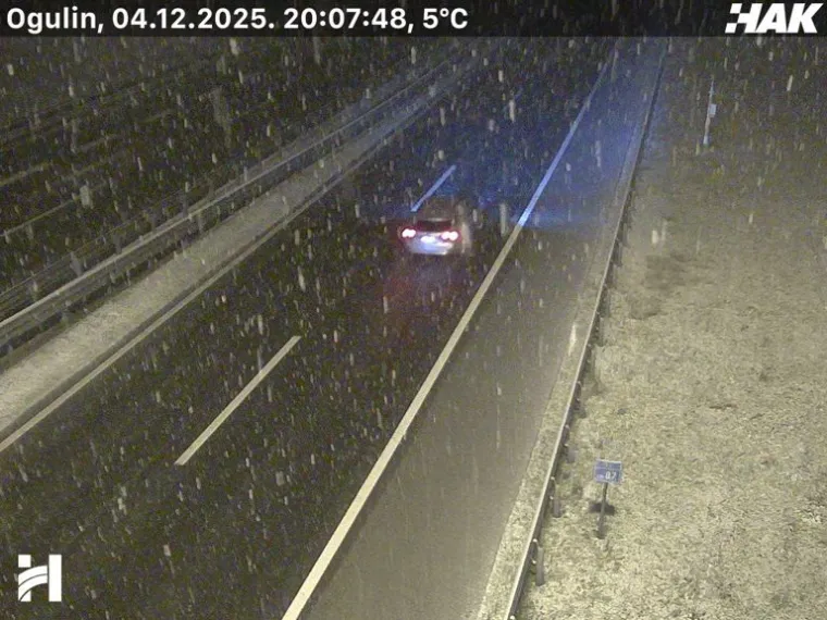 Snijeg zameo autocestu A1: HAK izdao upozorenje vozačima