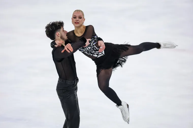 Zlatna pirueta obara s nogu: Atraktivne klizačice su Zagrepčane ostavile bez daha