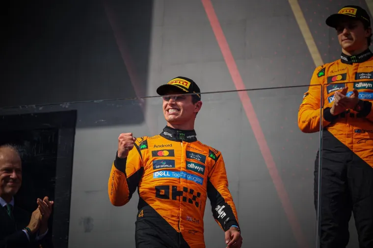 Za njima se sve žene okreću! Najzgodniji vozači Formule 1 zasjenili i svoje 'bolje polovice'