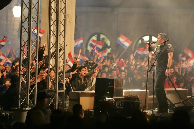 'Gorio je Dubrovnik': Pogledajte kakvu atmosferu je Thompson napravio prije 17 godina na Stradunu