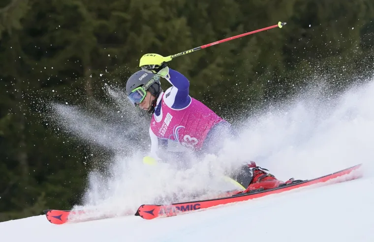 Nije za one slabog srca! Slovenski skijaš se teško polomio na jednoj od najopasnijih staza na svijetu